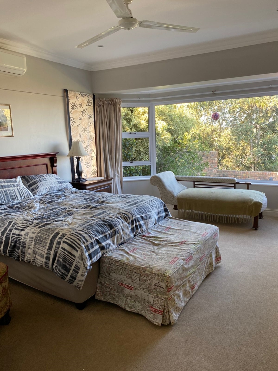 5 Bedroom Property for Sale in Seafield Eastern Cape